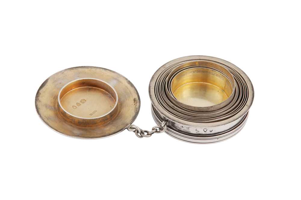 A Victorian sterling silver travelling collapsible beaker, London 1893 by Sampson Mordan - Image 2 of 5