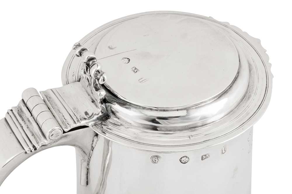 A James II sterling silver tankard, London 1688 by John Sutton (free 19th Feb 1668) - Image 8 of 11