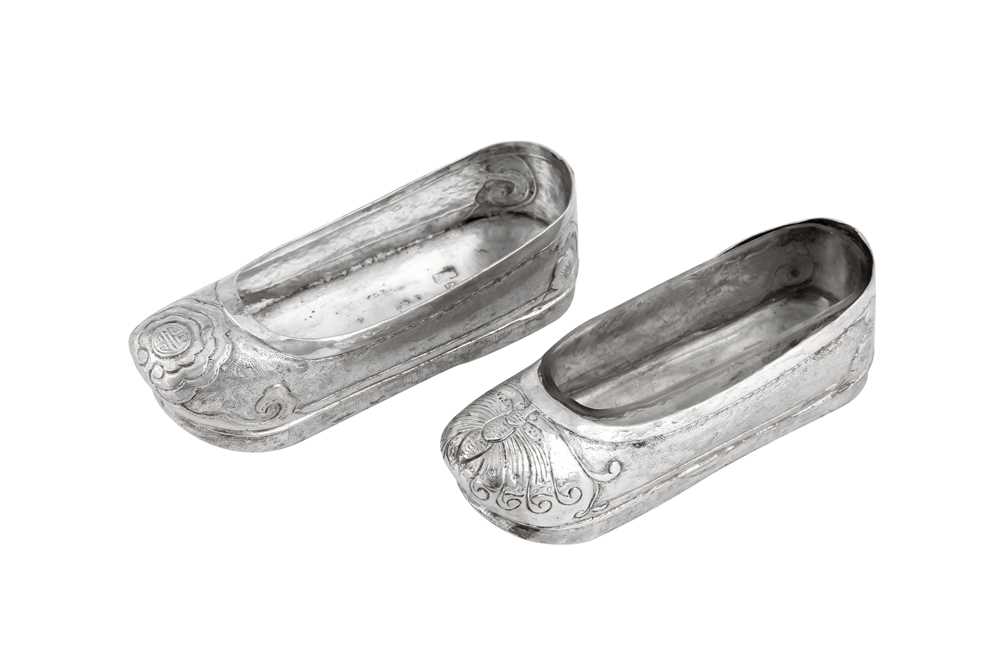 A pair of early 20th century Chinese Export silver novelty salts, Canton circa 1900, retailed by Gun