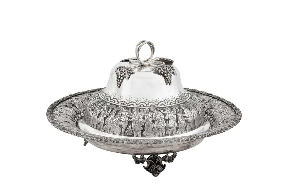 A late 20th century Persian (Iranain) silver entrée dish and cover (sahan), Isfahan circa 1995 by Se - Image 3 of 3