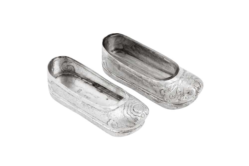 A pair of early 20th century Chinese Export silver novelty salts, Canton circa 1900, retailed by Gun - Image 2 of 5