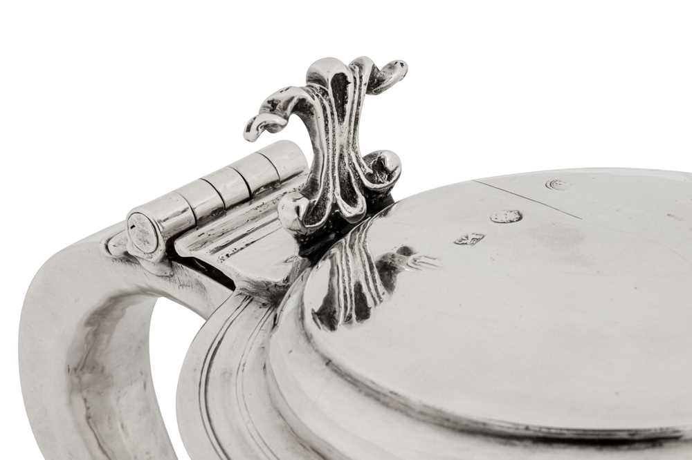 A James II sterling silver tankard, London 1688 by John Sutton (free 19th Feb 1668) - Image 9 of 11