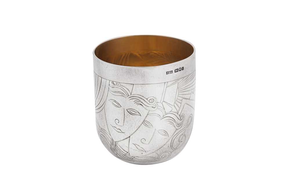 A cased Elizabeth II contemporary sterling silver beaker, London 1997 by Rod Kelly - Image 2 of 4