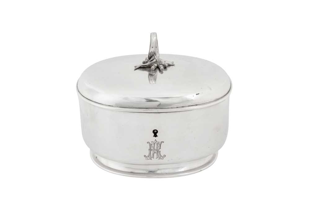 A late 19th / early 20th century Austrian 800 standard silver sugar box (zuckerdose), Vienna circa 1 - Image 2 of 7