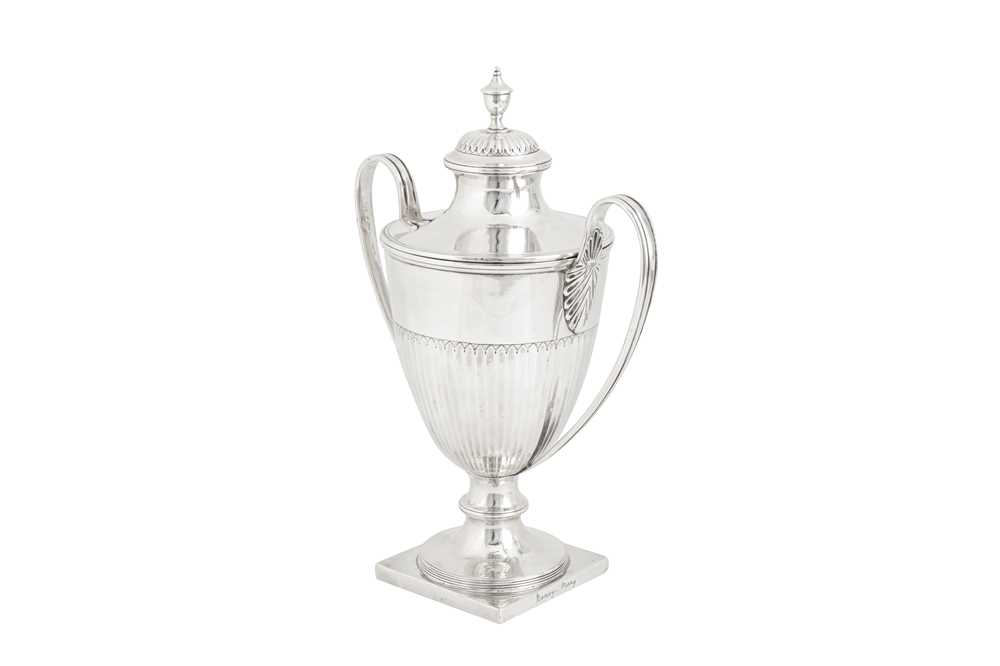 A cased George III sterling silver twin handled cup and cover, London 1795 by Solomon Hougham - Image 5 of 7