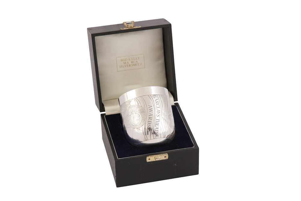 A cased Elizabeth II contemporary sterling silver beaker, London 1997 by Rod Kelly