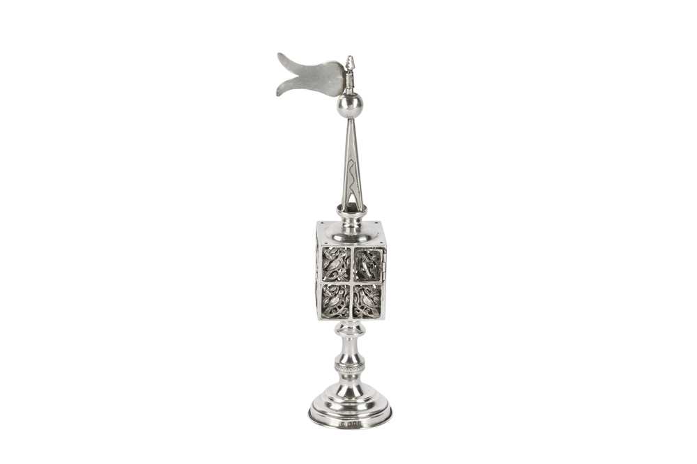 JUDAICA – AN EDWARDIAN STERLING SILVER SPICE TOWWE (BESAMIN), LONDON 1906 BY JACOB FENIGSTEIN