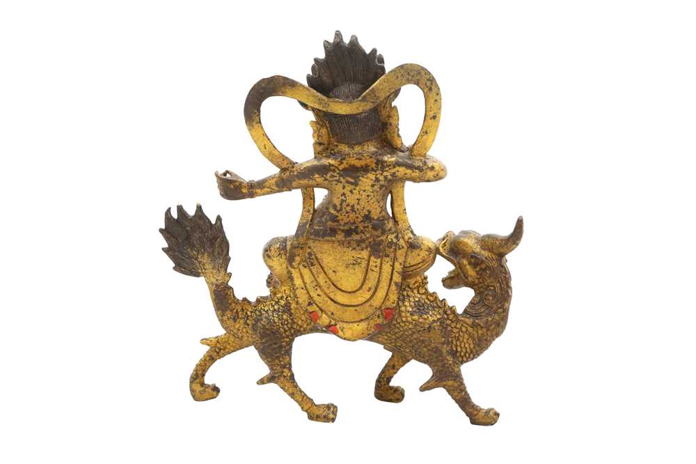 A TIBETAN GILT-BRONZE FIGURE OF A DEITY, 20TH CENTURY - Image 2 of 2