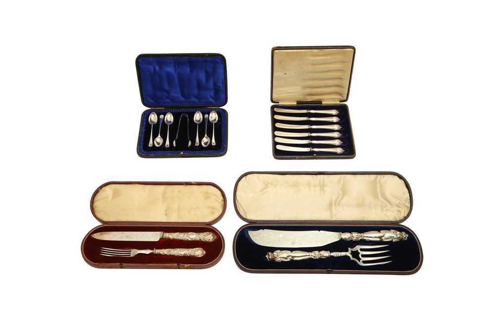 A MIXED GROUP OF CASED STERLING SILVER MOUNTED ITEMS