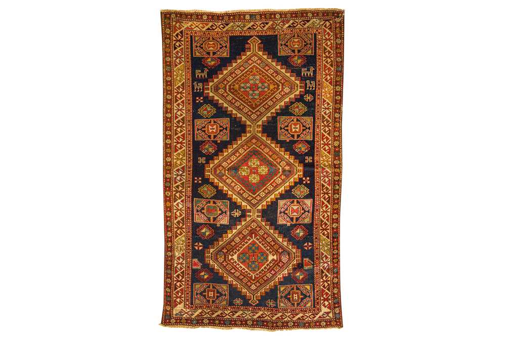 AN ANTIQUE SHIRVAN RUG, EAST CAUCASUS