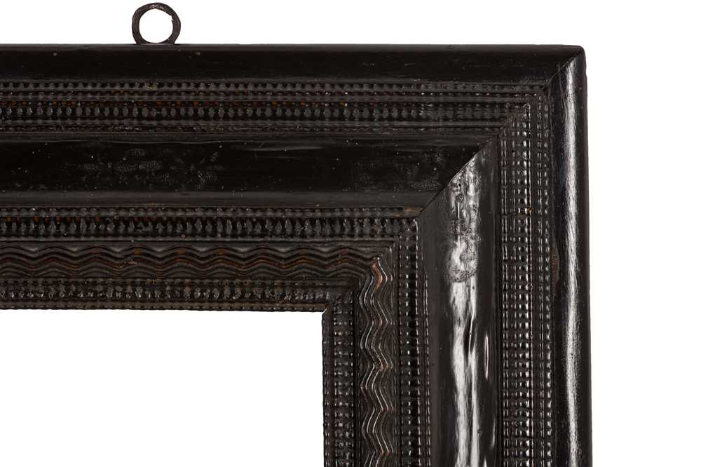 A NORTHERN ITALIAN 17TH CENTURY EBONISED REVERSE PROFILE RIPPLE FRAME - Image 2 of 4