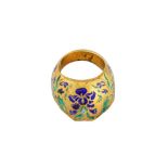 A POLYCHROME-ENAMELLED PARCEL-GILT SILVER THUMB RING Lucknow, Awadh (Oudh), Mughal Northern India, l