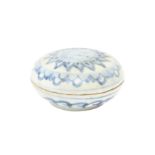 A CHINESE BLUE AND WHITE CIRCULAR BOX AND COVER 明 青花圓蓋盒