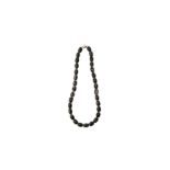 λ A CHINESE BLACK CORAL NECKLACE 黑珊瑚項鍊