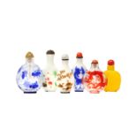 A GROUP OF SIX CHINESE BEIJING GLASS SNUFF BOTTLES 套料鼻煙壺一組六件