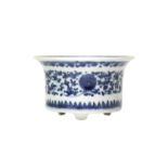 A CHINESE BLUE AND WHITE CENSER 二十世紀 青花香爐