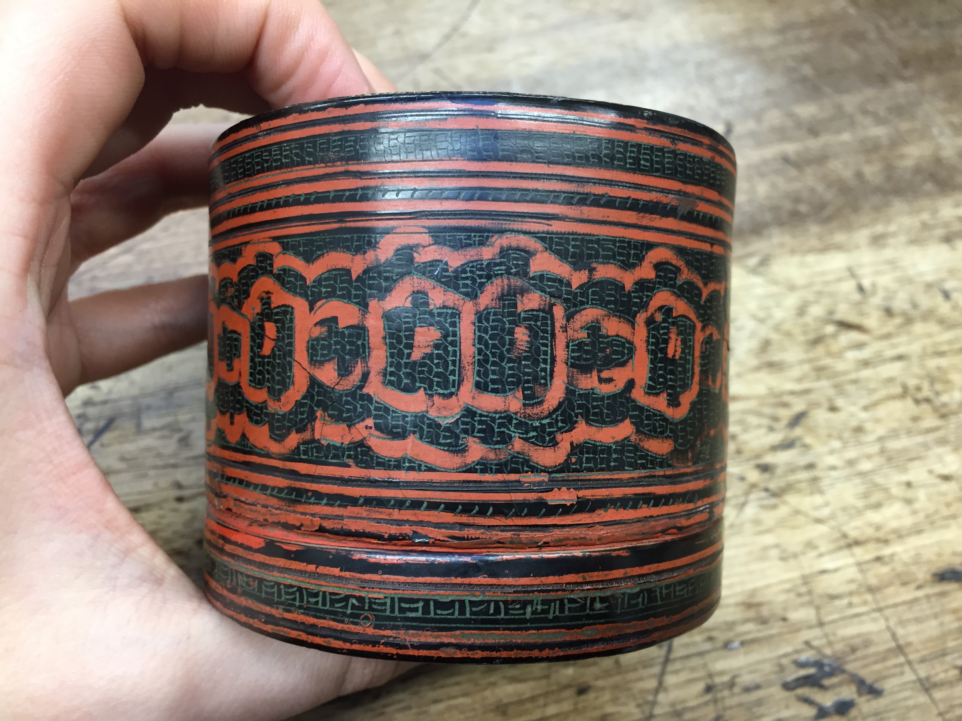 A SMALL BURMESE RED AND BLACK LACQUER BETEL-BOX AND COVER OFFERED ON BEHALF OF PROSPECT BURMA TO - Image 9 of 22