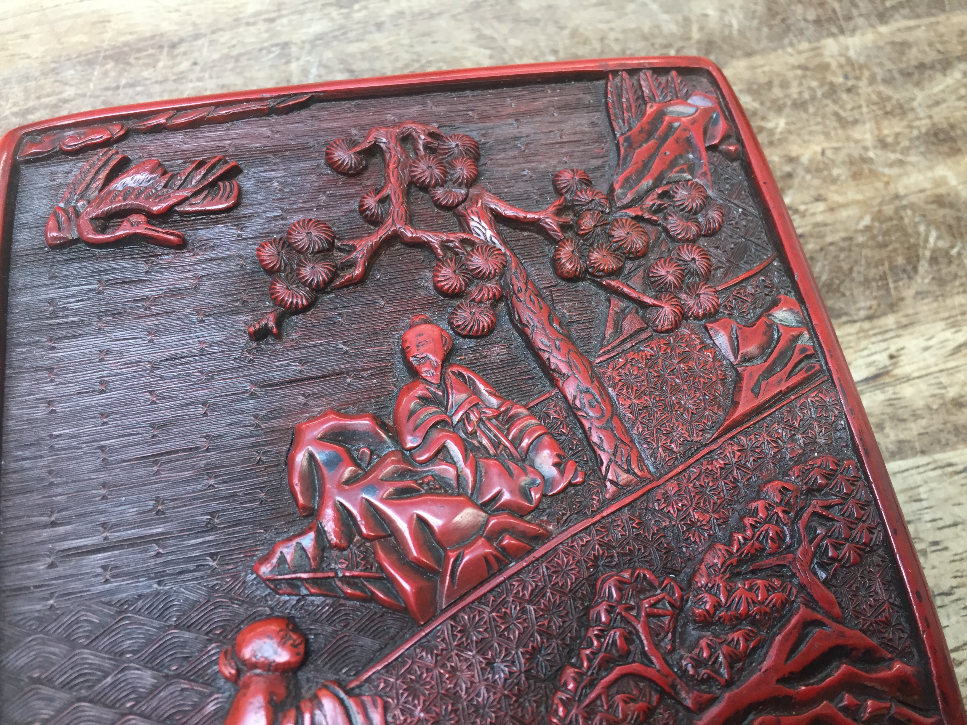 A CHINESE CINNABAR LACQUER TIERED BOX AND COVER 明 剔紅士大夫圖紋四層蓋盒 - Image 6 of 39