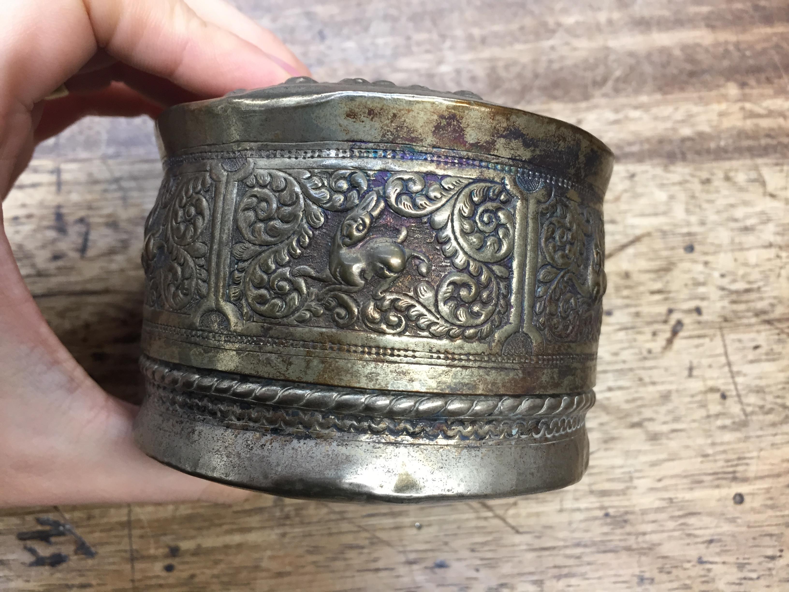A BURMESE WHITE-METAL BETEL-BOX AND COVER OFFERED ON BEHALF OF PROSPECT BURMA TO BENEFIT - Image 6 of 16