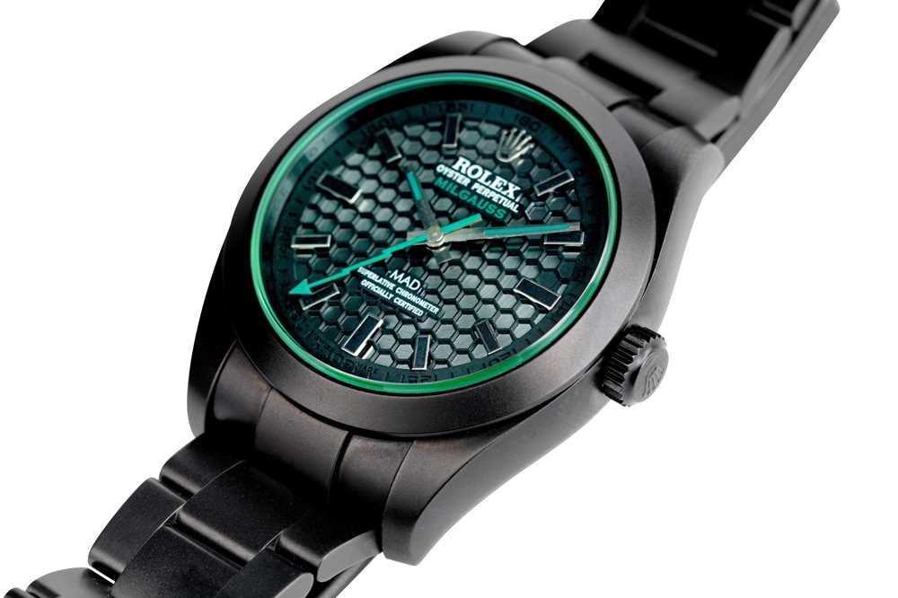 ROLEX. UNIQUE GREEN MILGAUSS CUSTOMISED BY MAD - III PARIS XCLUSIVE SERIES. - Image 2 of 6
