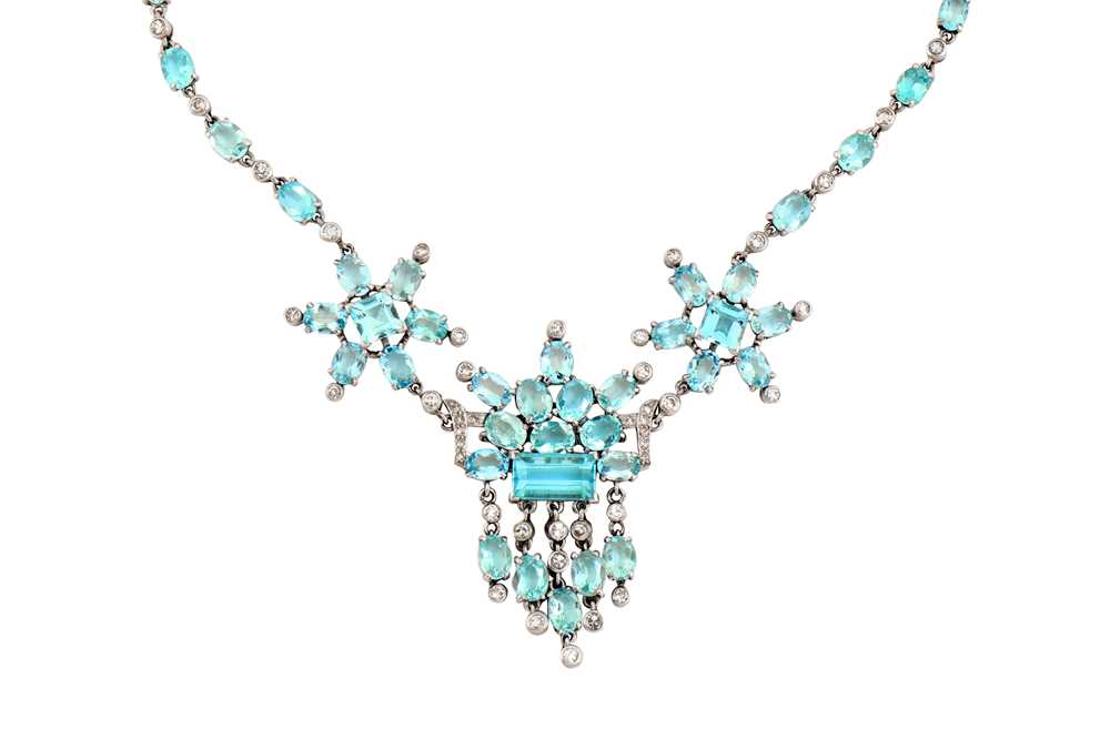 AN AQUAMARINE AND DIAMOND NECKLACE - Image 3 of 4