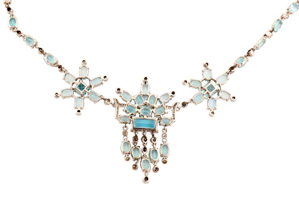 AN AQUAMARINE AND DIAMOND NECKLACE - Image 2 of 4