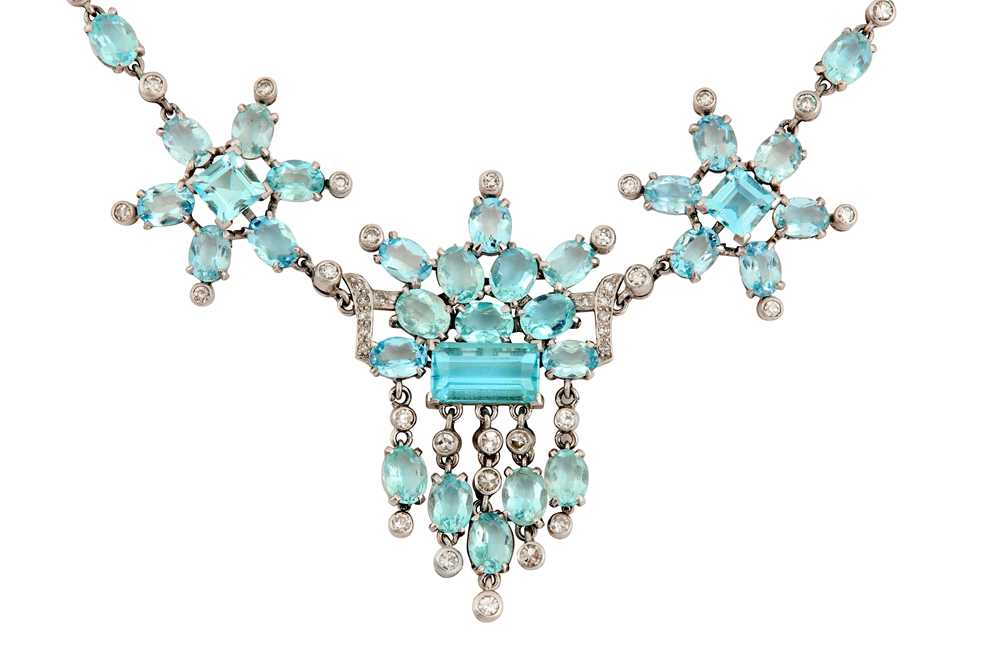 AN AQUAMARINE AND DIAMOND NECKLACE