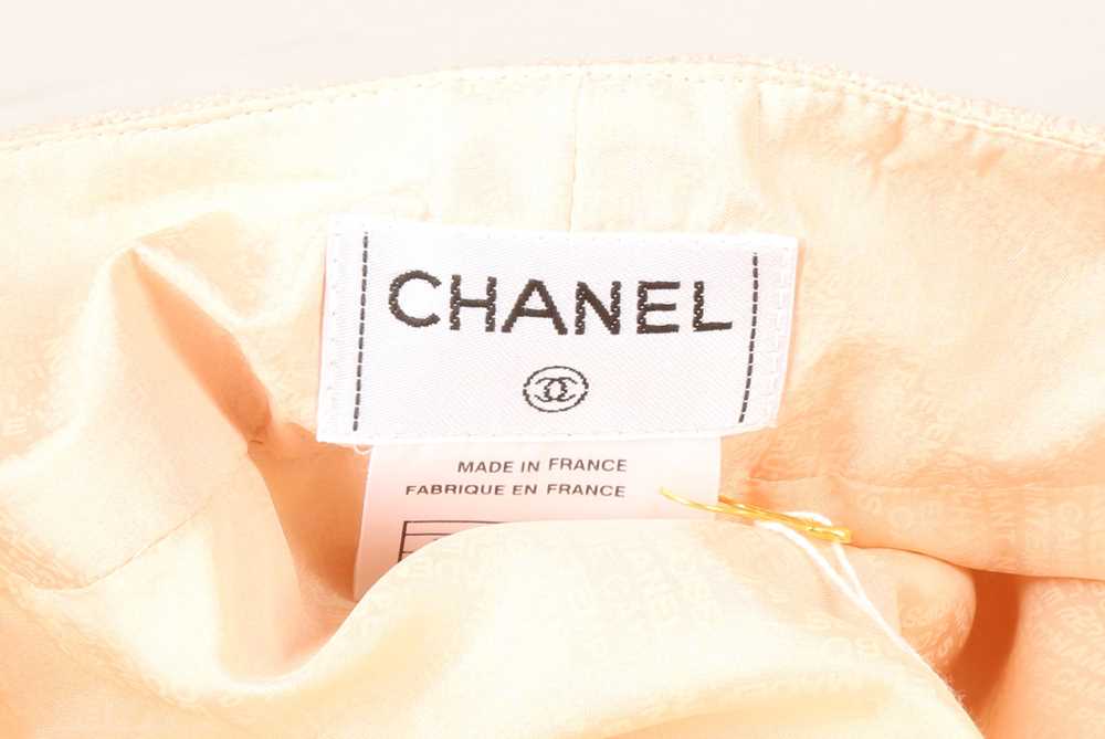 Chanel Peach Wool Boucle Midi Skirt Suit - Size 38 - Image 5 of 6