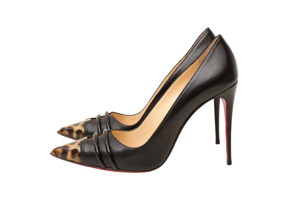 Christian Louboutin Black Front Double Heeled Pump - Size 40 - Image 3 of 4
