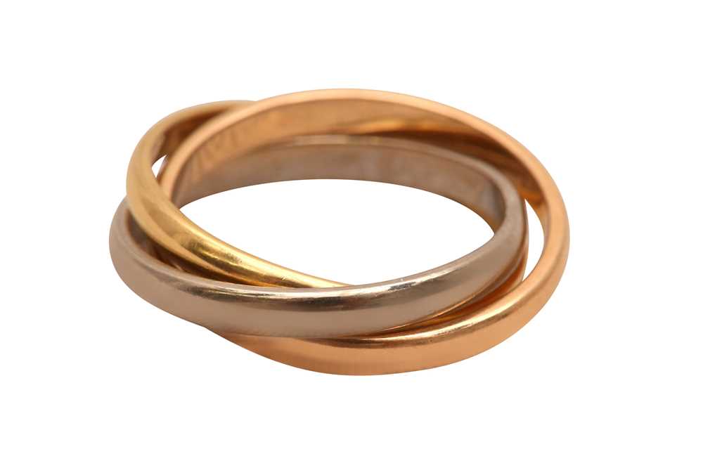 A TRIPLE BAND GOLD RING