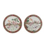 A PAIR OF CHINESE FAMILLE-ROSE CIRCULAR PLAQUES, 20TH CENTURY