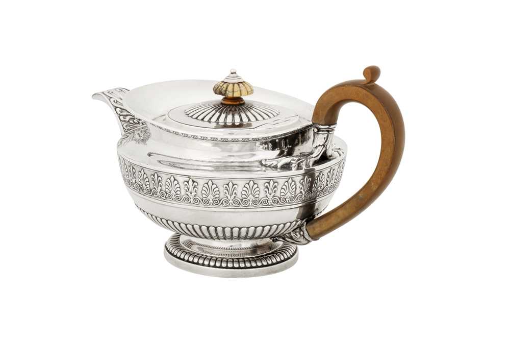 A George IV sterling silver three-piece tea service, London 1820/21 by Phillip Rundell (reg. 4th Mar - Image 4 of 7