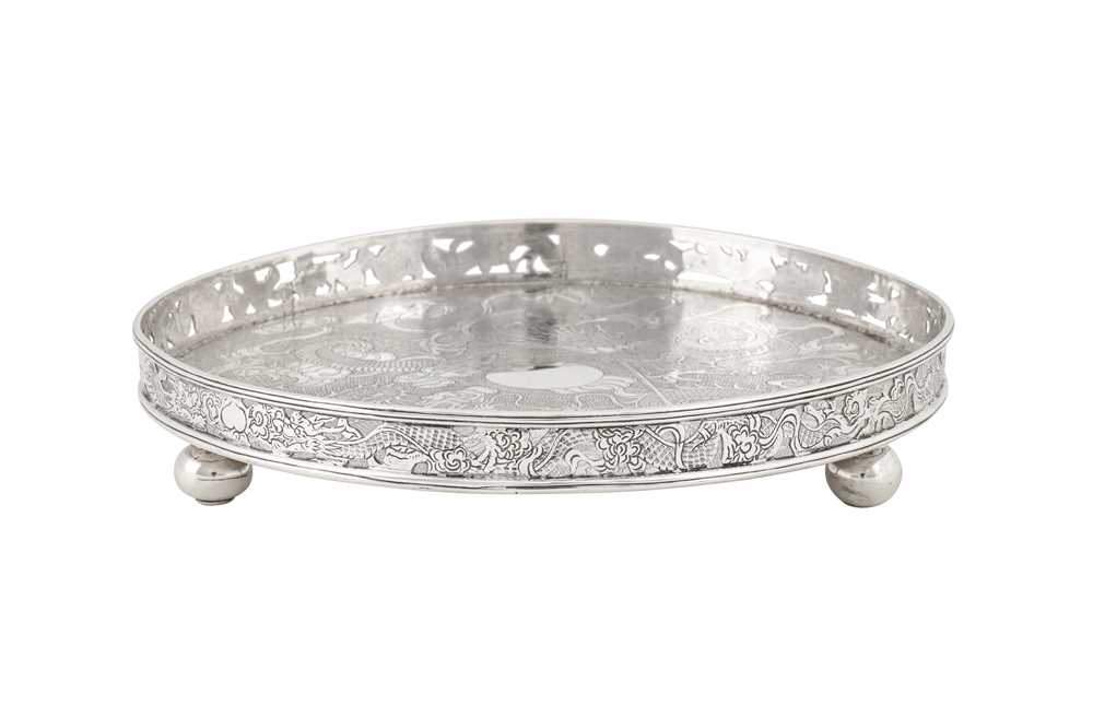 A late 19th / early 20th century Chinese Export silver small salver or tray, Canton circa 1900 by Sh - Image 2 of 3