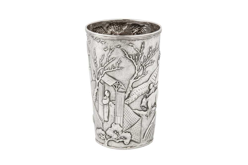 A late 19th century Chinese Export silver beaker, Canton circa 1880 by Bao Feng retailed by Wang Hin - Image 2 of 4