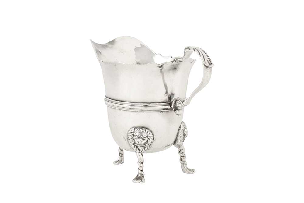 A George II Irish sterling silver milk or cream jug, Dublin circa 1750 by Robert Glanville (active 1 - Image 3 of 5