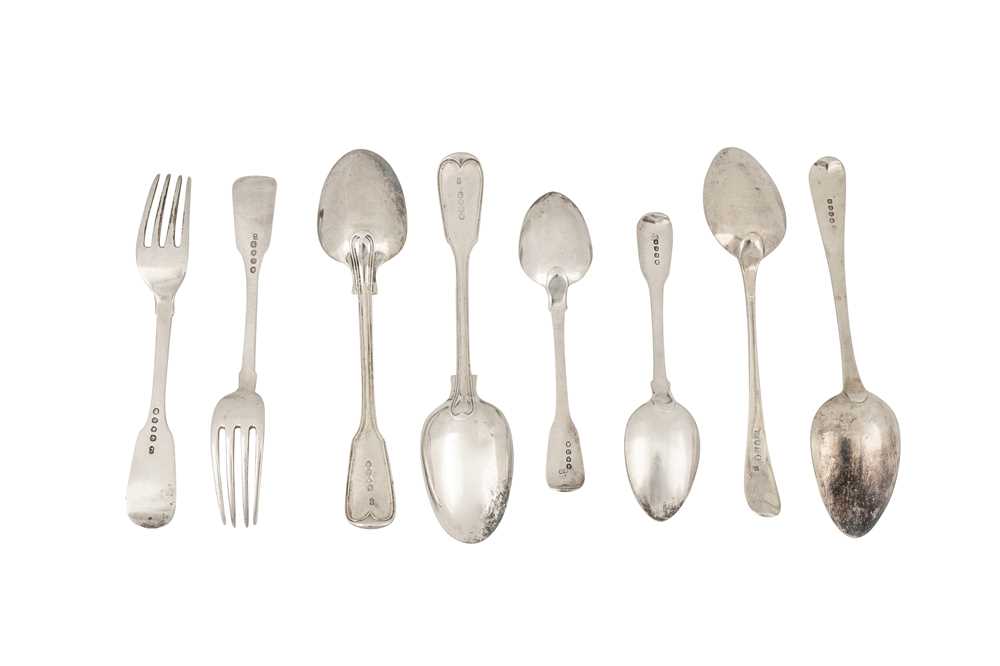 An assembled George III and later sterling silver table service of flatware / canteen - Image 2 of 3
