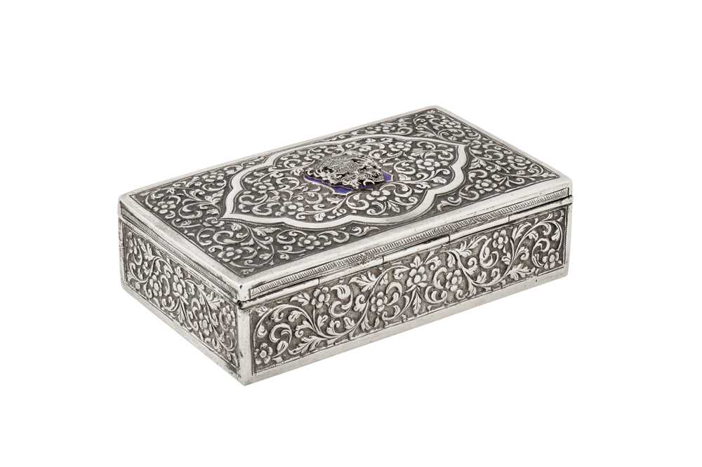 An early 20th century Anglo – Indian unmarked silver cigarette box, Cutch circa 1910 - Image 3 of 4