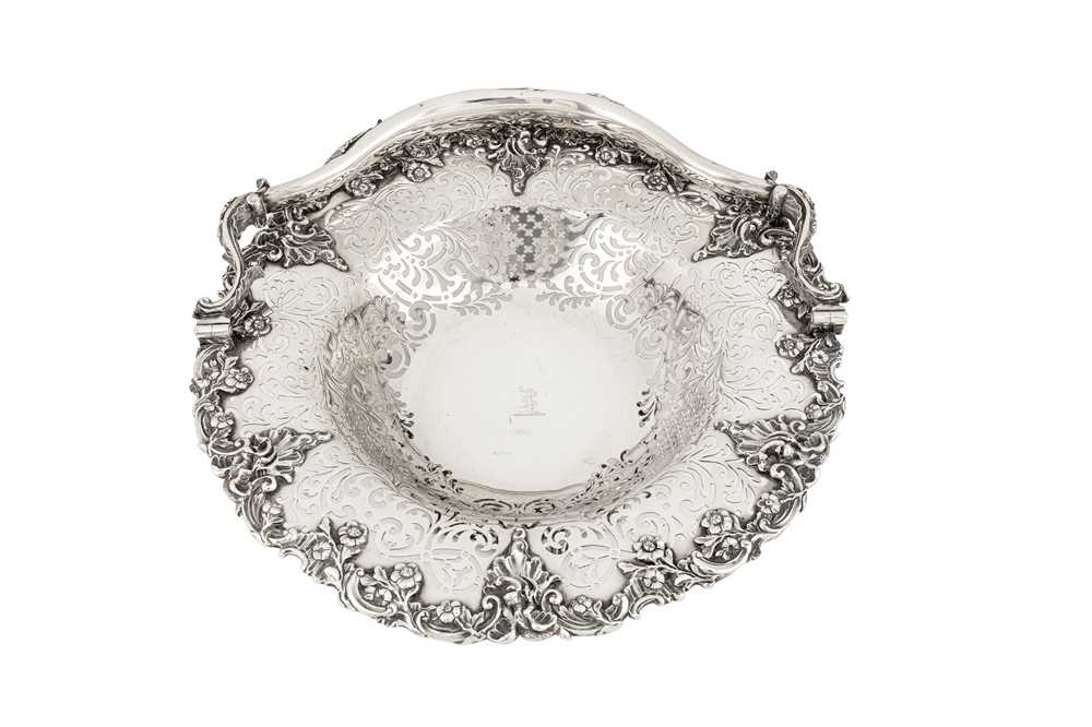 A good William IV sterling silver fruit or cake basket, London 1836 by Charles Fox - Image 3 of 5