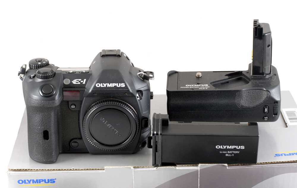 Olympus E-1 Four Thirds DSLR Outfit. - Image 2 of 4