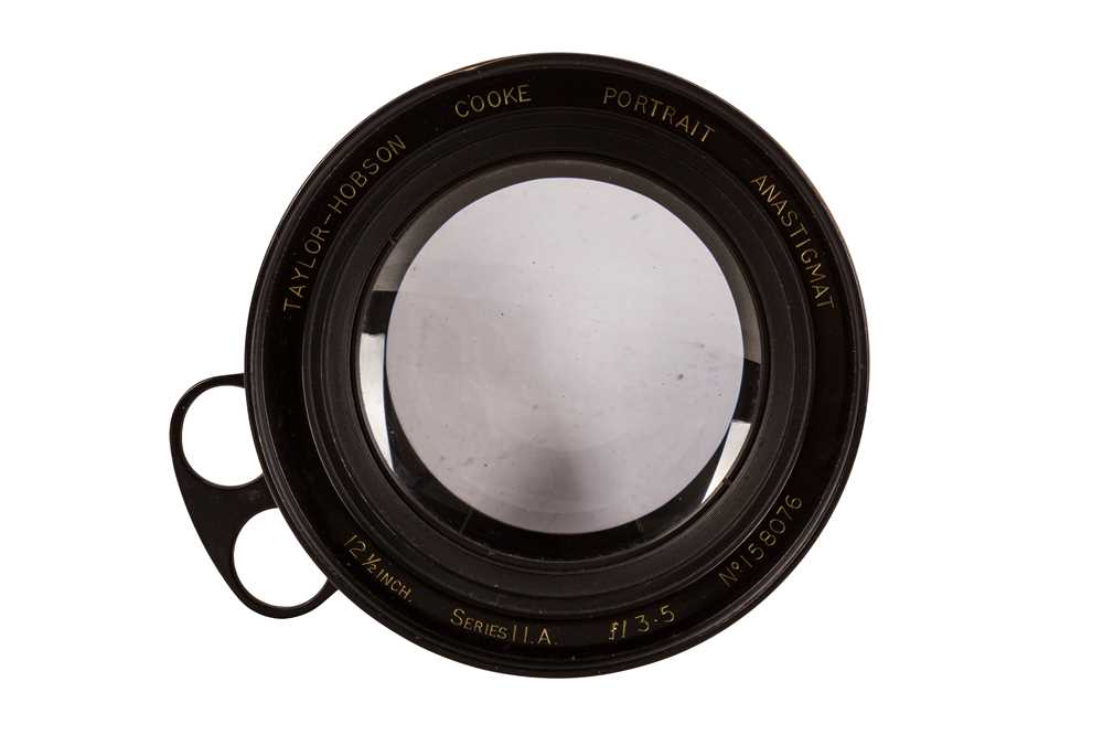 A Whole Plate Mahogany & Brass Studio Camera with Taylor Hobson Cooke Portrait Lens - Image 6 of 9