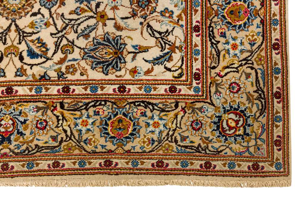 A FINE KASHAN RUG, CENTRAL PERSIA - Image 7 of 8
