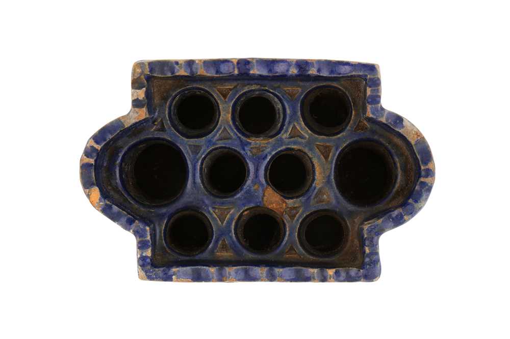 A MOULDED MONOCHROME COBALT BLUE-GLAZED POTTERY INKWELL Morocco, North Africa, late 19th - early 20t - Image 3 of 6