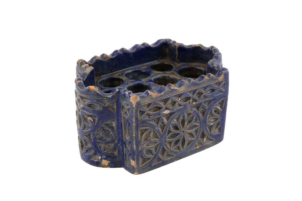 A MOULDED MONOCHROME COBALT BLUE-GLAZED POTTERY INKWELL Morocco, North Africa, late 19th - early 20t - Image 5 of 6