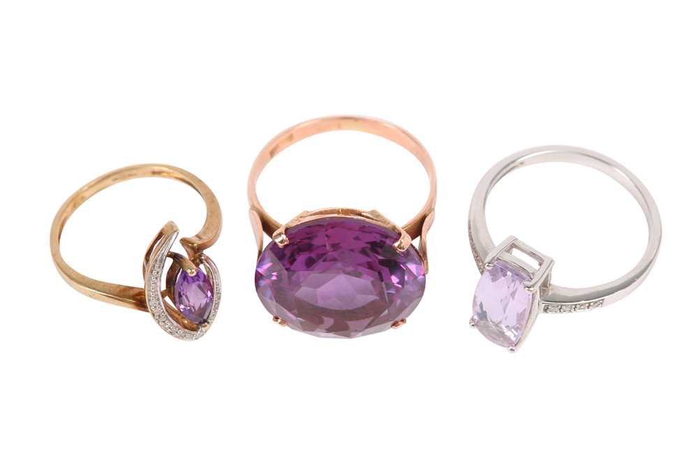 A GROUP OF GEM-SET RINGS - Image 2 of 2