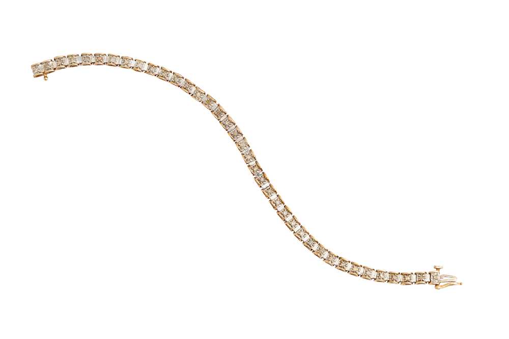 A DIAMOND LINE BRACELET