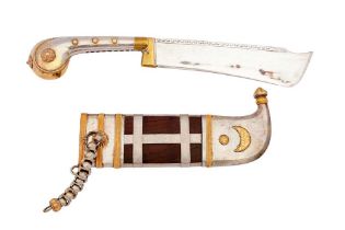 λ A COMMEMORATIVE SILVER AND GOLD-MOUNTED PICHANGATTI DAGGER AND ITS SHEATH Karnataka, South-Western