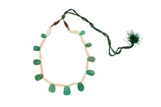 AN INDIAN NECKLACE WITH SEED PEARLS AND MUGHAL CARVED EMERALD BEADS Northern India, 18th and 20th ce