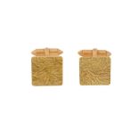 A PAIR OF 9CT GOLD CUFFLINKS, CIRCA 1967