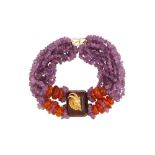 AN AMBER AND AMETHYST NECKLACE