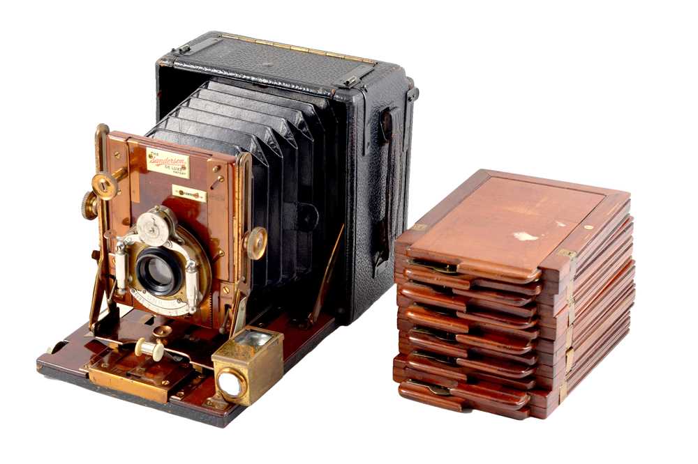 A Houghtons, Sanderson 'De Luxe' Brass & Mahogany Camera.